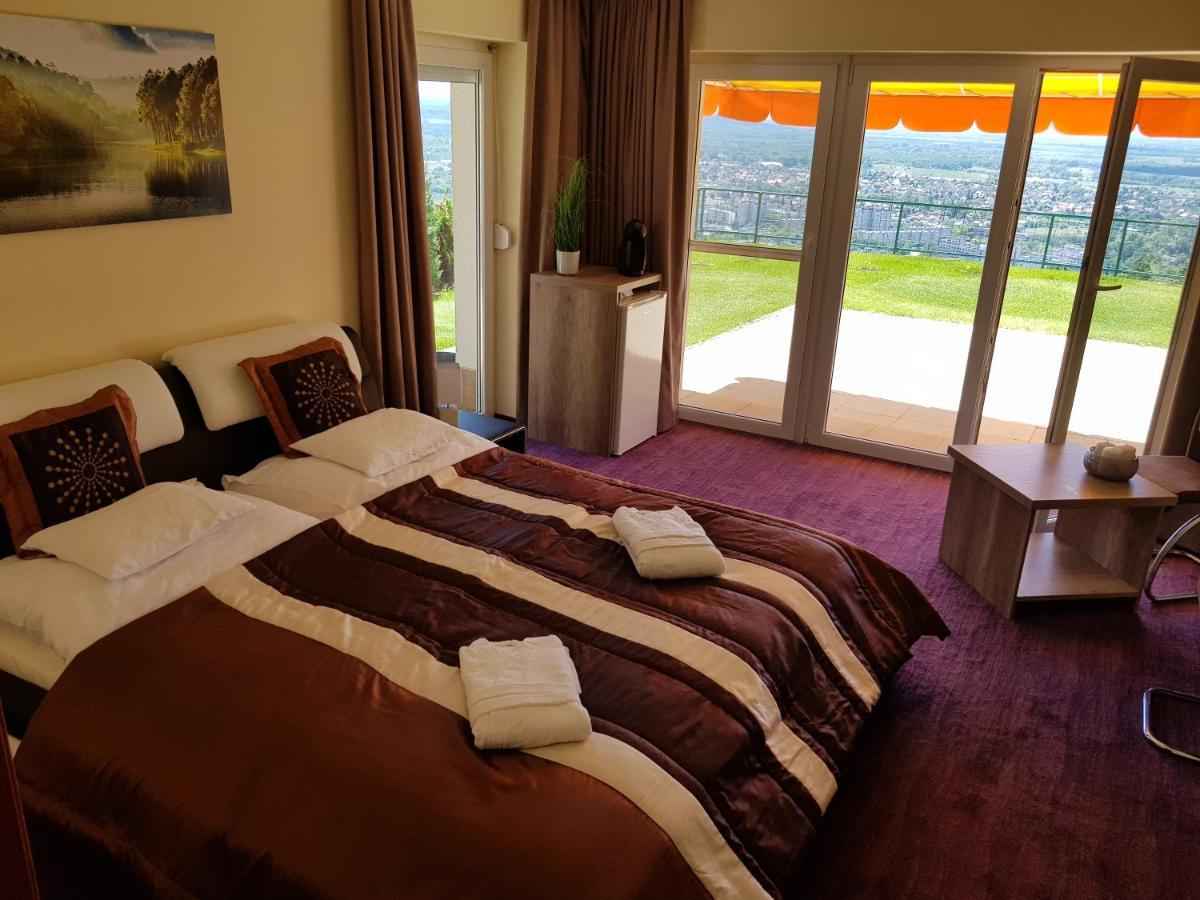 Astra Apartman Tatabánya Екстериор снимка